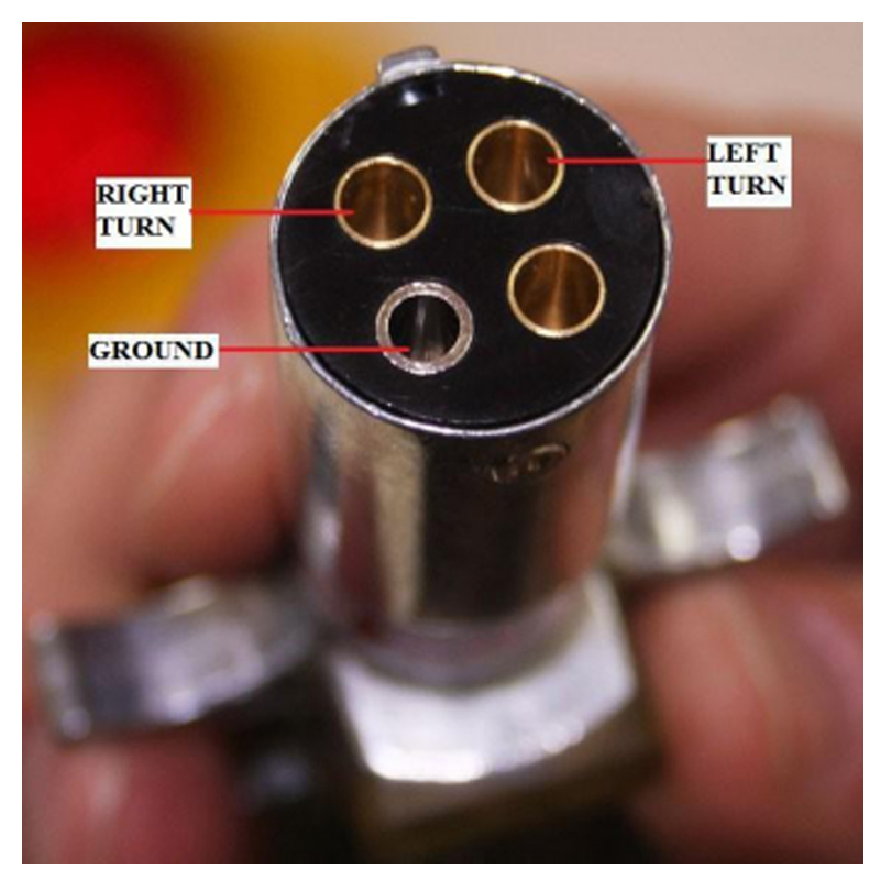 XT4B-4 LED Wireless Towlight